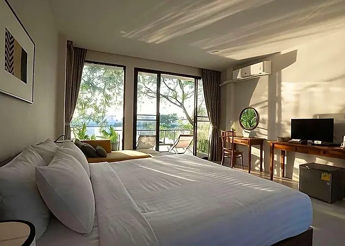 Ploen Pirom Bangkok